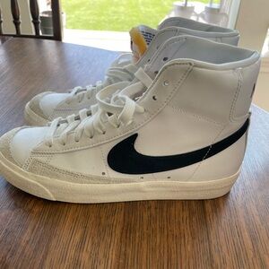 Nike Blazer Mid